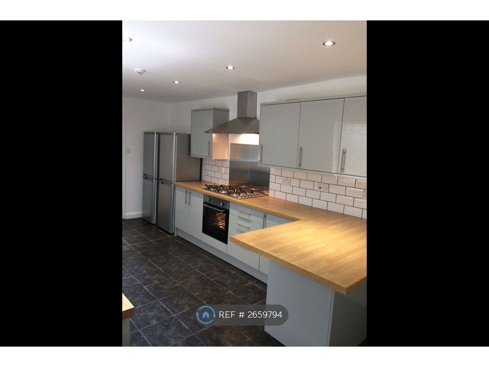 Property photo 2 of 16 Kitchen