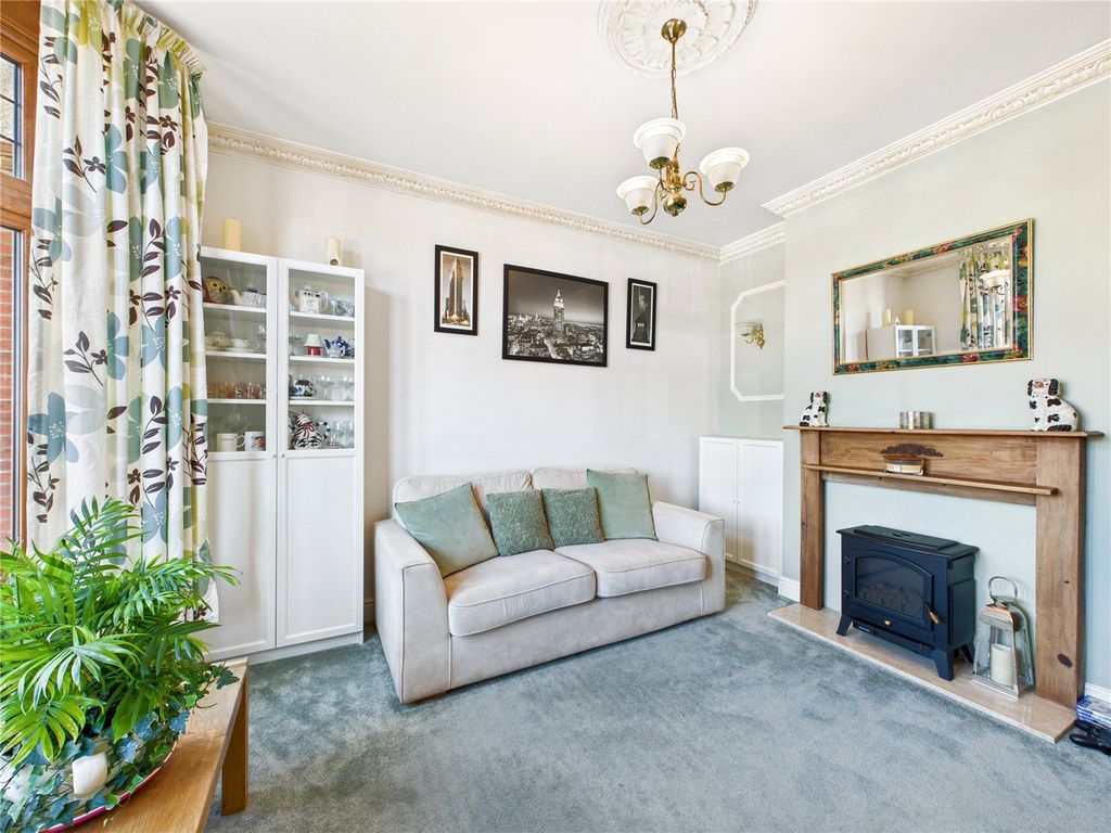 Property photo 2 of 32 Picture No. 10