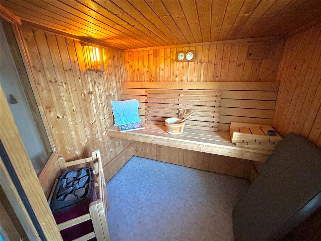 Property photo 1 of 20 Sauna