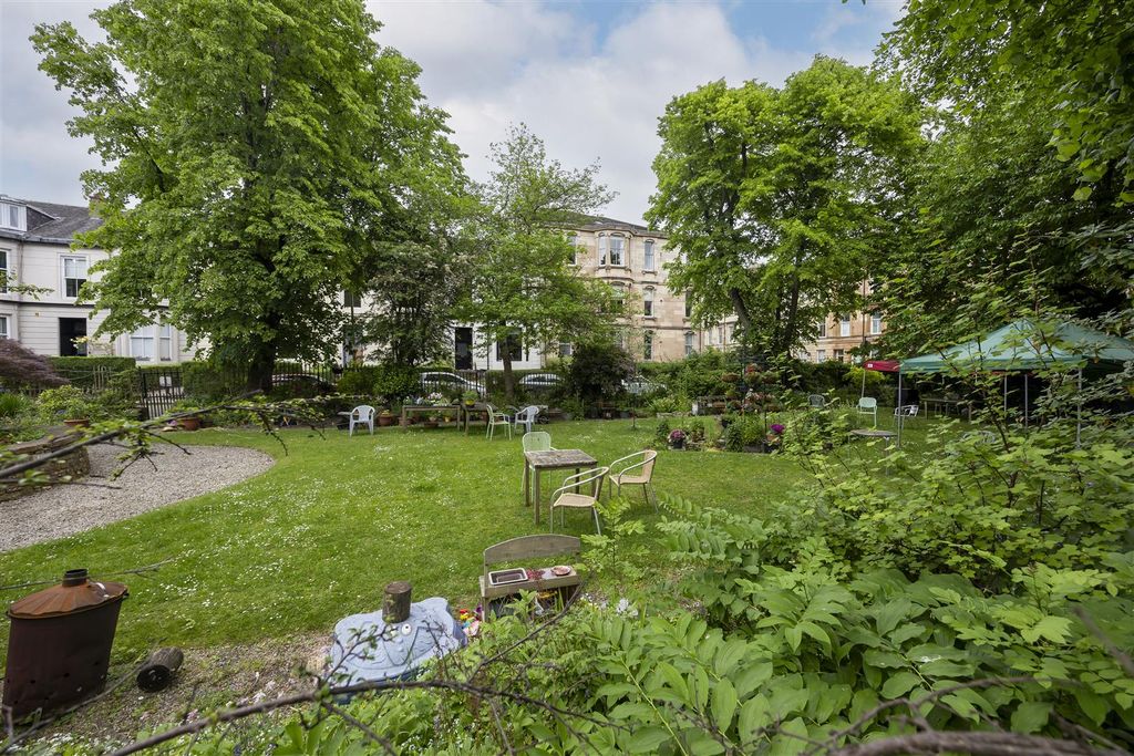Property photo 3 of 22 2-2_9_Holyrood_Quad_Glasgow_003.Jpg