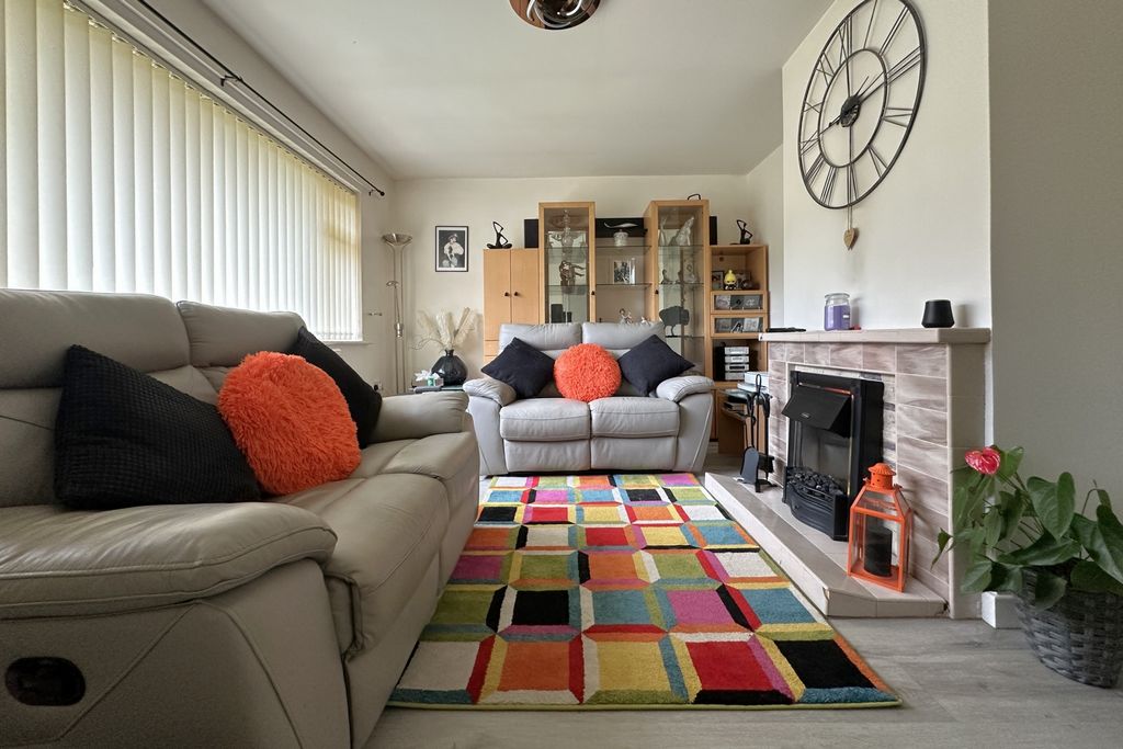 Property photo 2 of 14 Photo 12