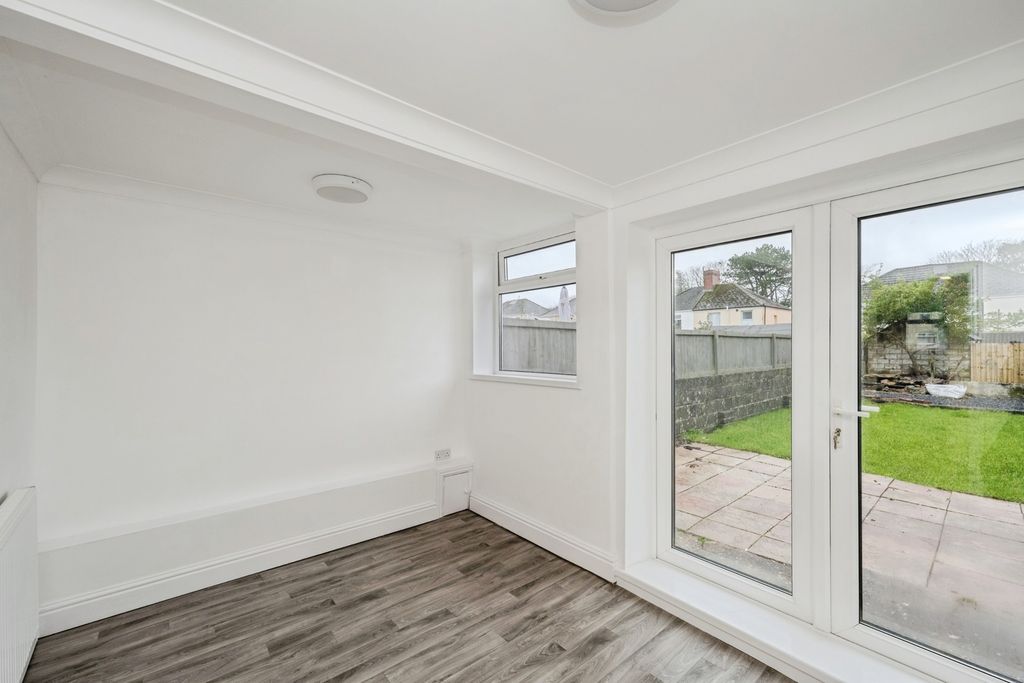 Property photo 3 of 20 Pbox-Img.Jpg