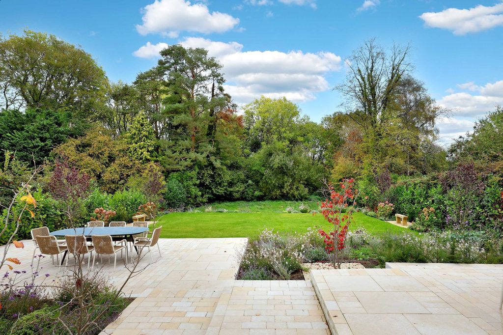 Property photo 3 of 24 Picture No. 06