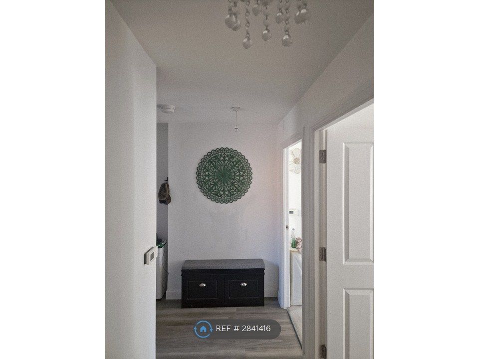 Property photo 2 of 9 Hallway