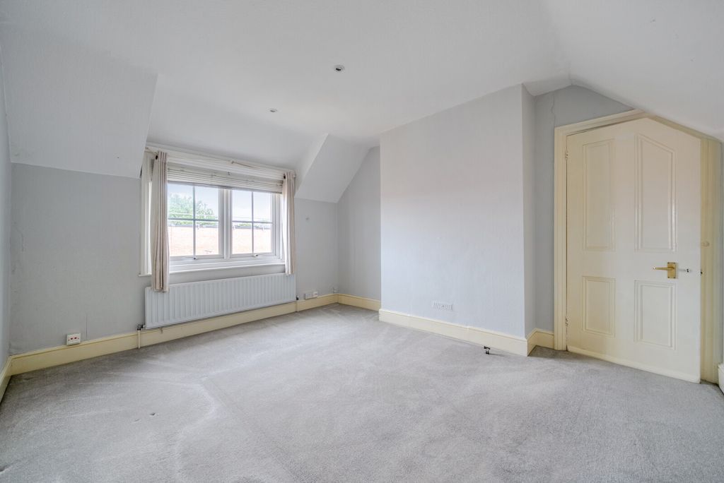 Property photo 2 of 12 1480104-3-6A300c4...