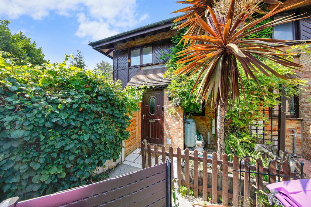 Property photo 1 of 23