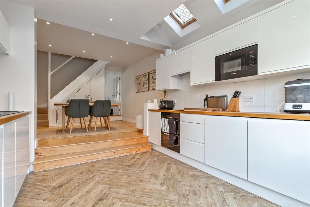 Property photo 3 of 21 33Oysterstreet-13.Jpg