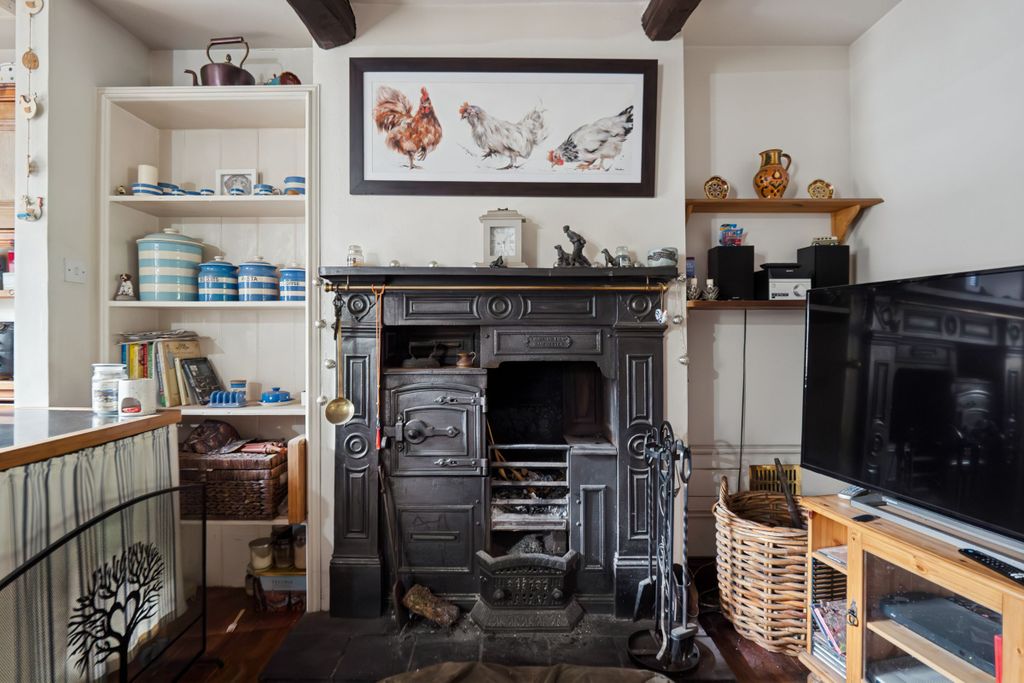 Property photo 2 of 19