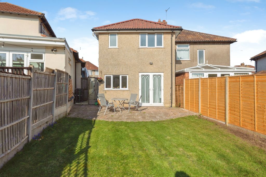 Property photo 2 of 19