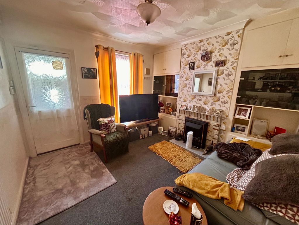 Property photo 2 of 8