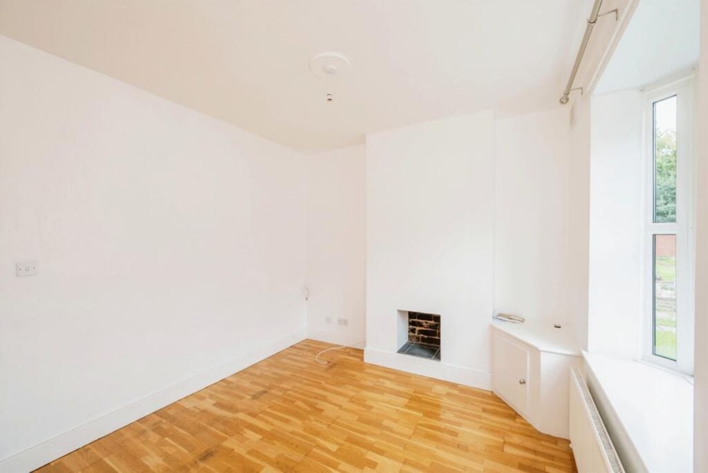 Property photo 2 of 8 Image