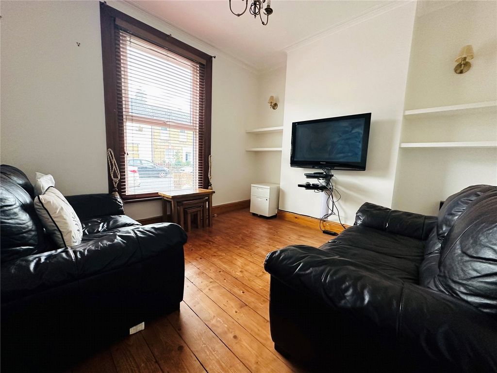 Property photo 2 of 11 Picture No. 03