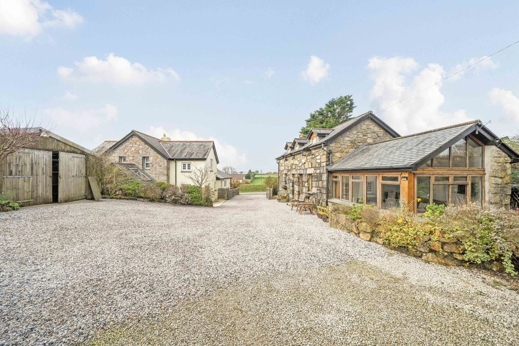 Property photo 2 of 18 Photo 2