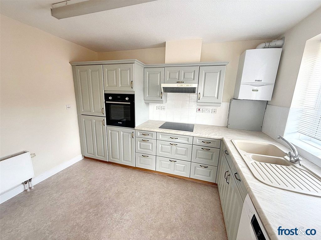 Property photo 2 of 14 Picture No. 11