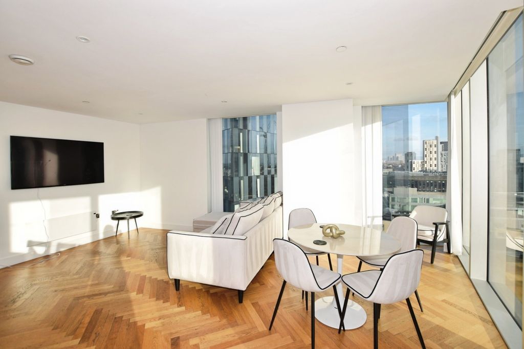 Property photo 2 of 25 Picture No. 18