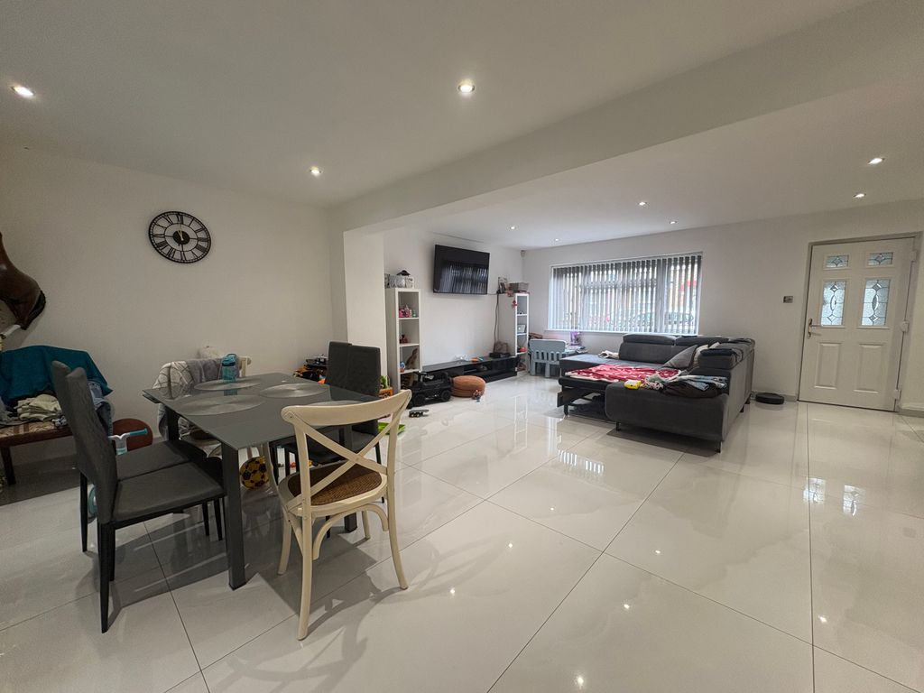 Property photo 3 of 13 Img_2382