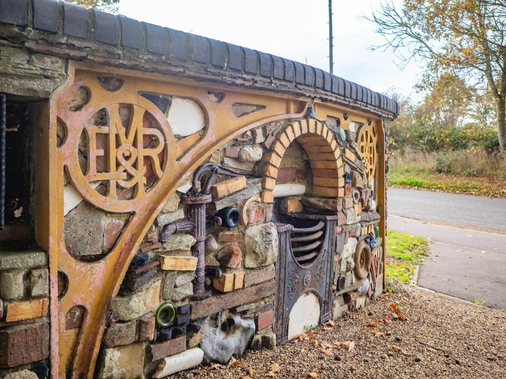 Property photo 2 of 39