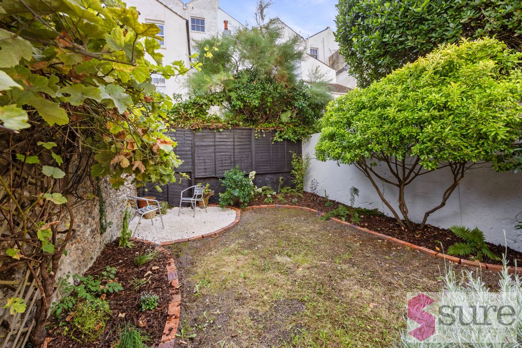 Property photo 1 of 11 Belgrave Place_13_Gff-002