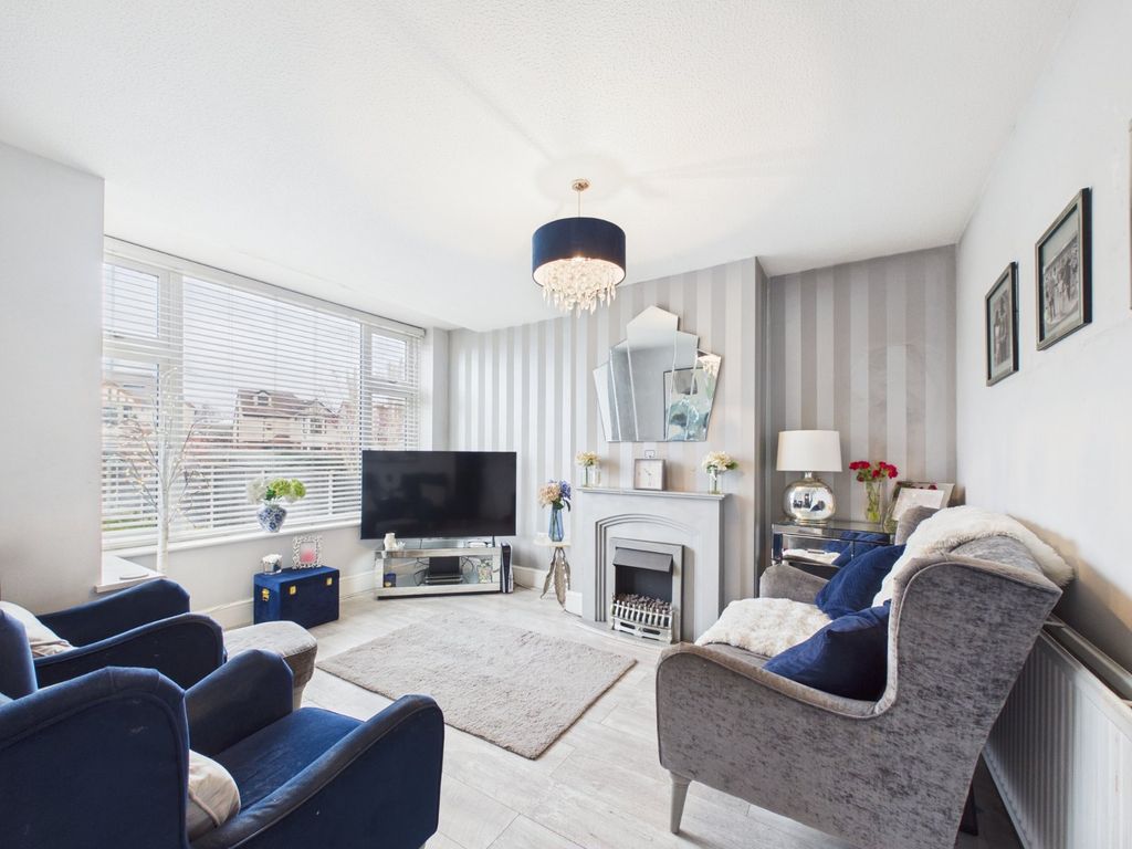 Property photo 2 of 10 Picture No. 11