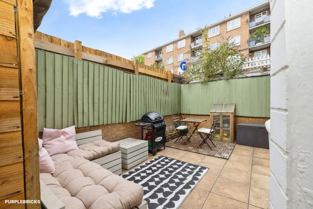 Property photo 1 of 12 Garden