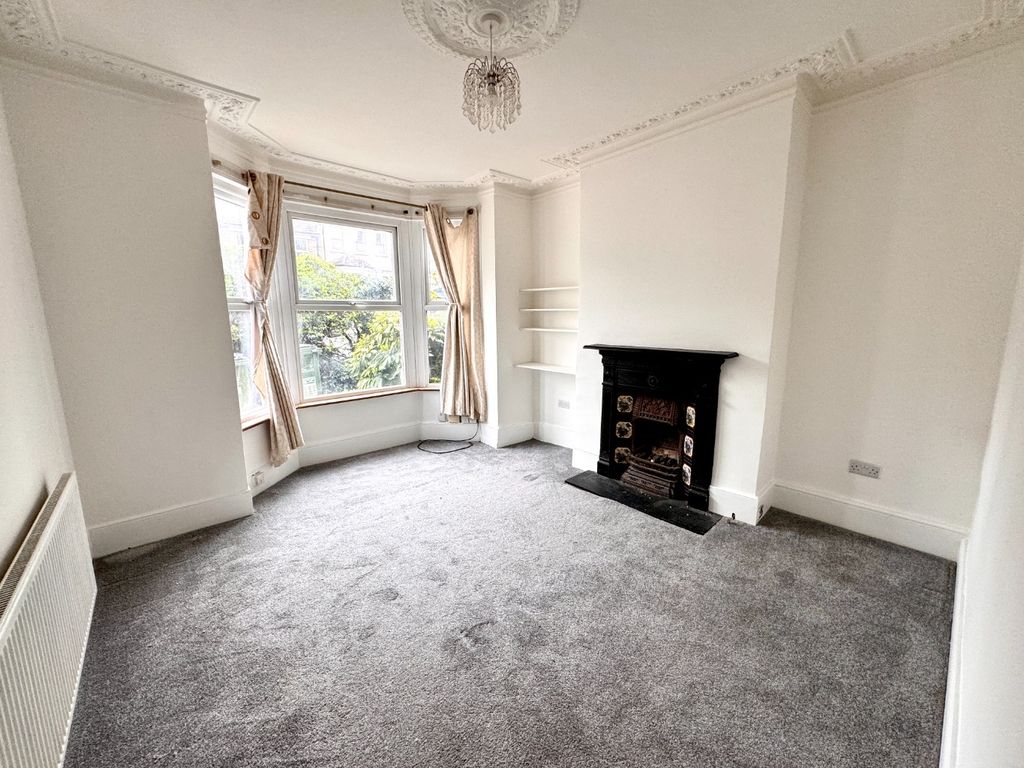 Property photo 3 of 15 4977398