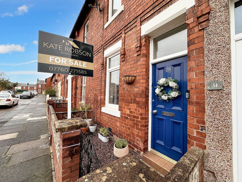 Property photo 1 of 12 Adelaide Street