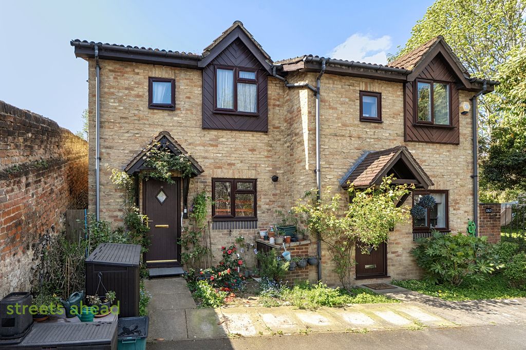 Property photo 1 of 16 Bb5493Ec-61c8-45d...