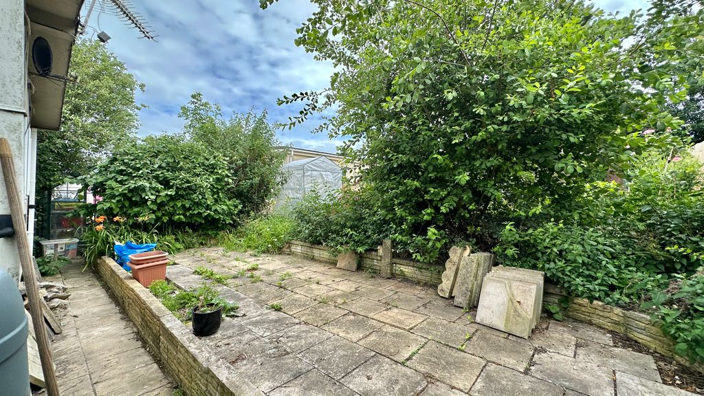 Property photo 2 of 18 Img_9304