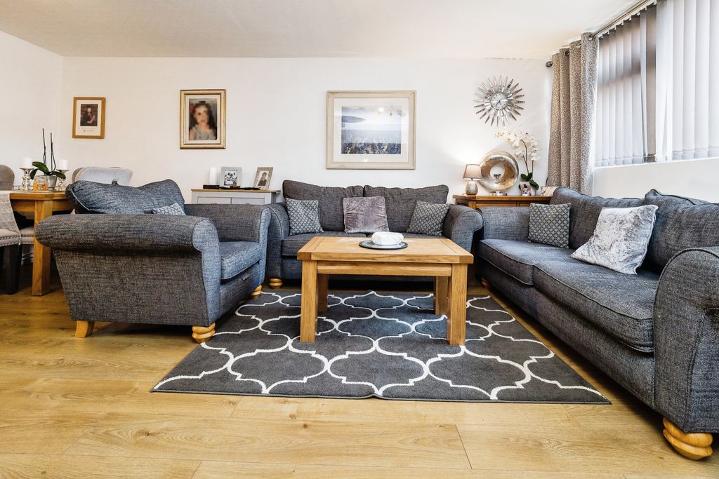 Property photo 1 of 15 Photography