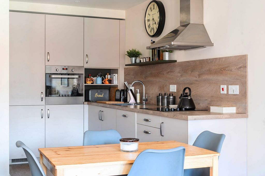 Property photo 2 of 15 Kitchen