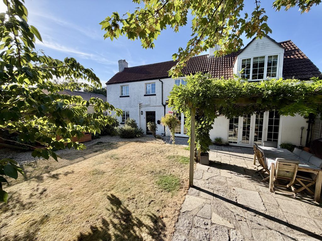 Property photo 1 of 33