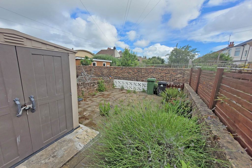 Property photo 2 of 8