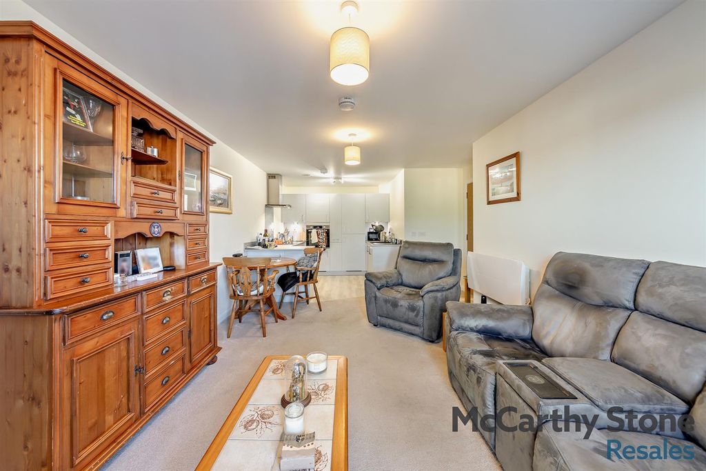 Property photo 3 of 29 8672859-Interior23-800.Jpg