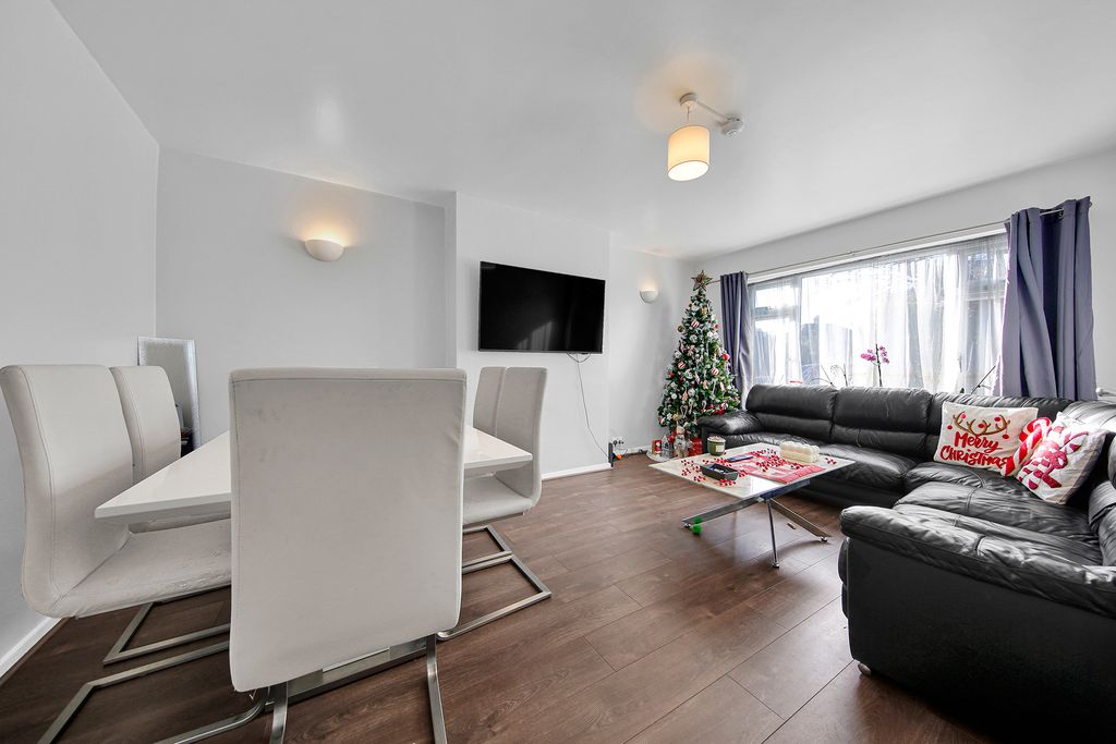 Property photo 2 of 22