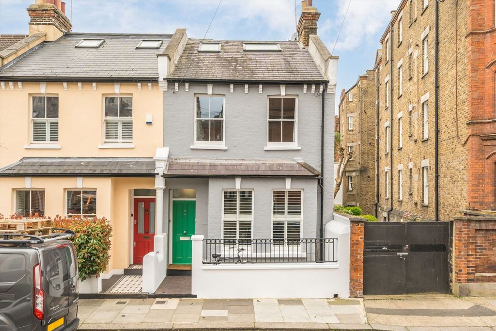 Property photo 1 of 11