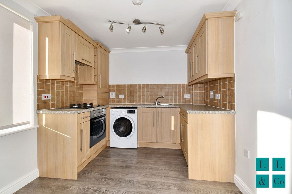 Property photo 2 of 14 Kitchen