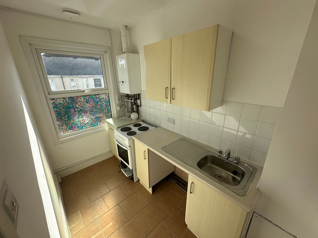 Property photo 3 of 5 Kitchen