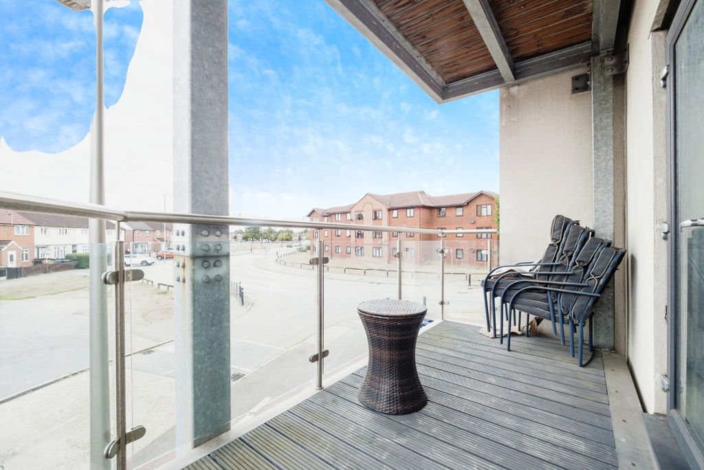 Property photo 1 of 17 Balcony