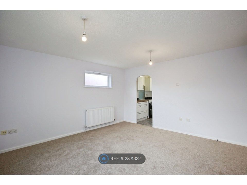 Property photo 3 of 18 Living/Dining Area