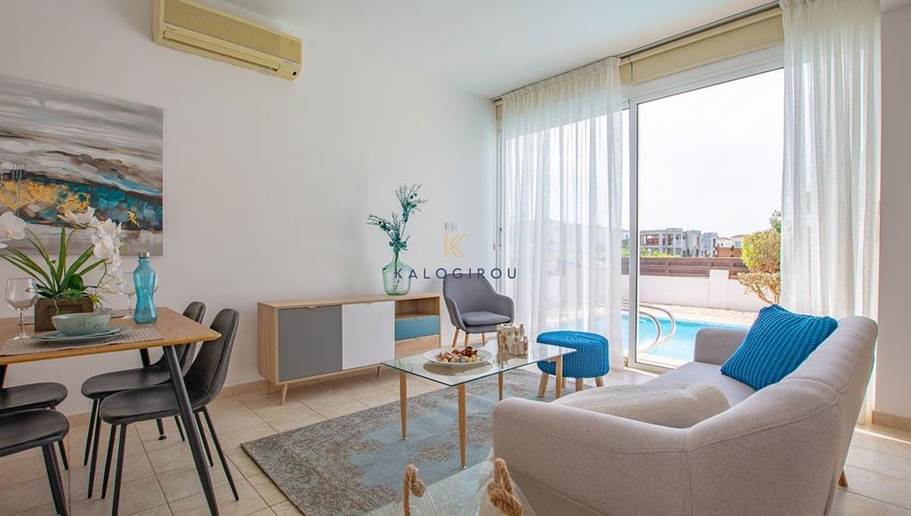 Property photo 2 of 8