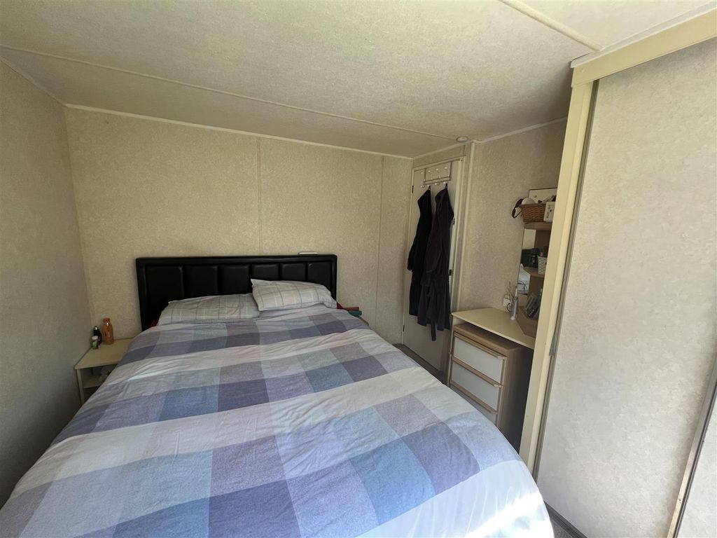 Property photo 2 of 23 Bedroom