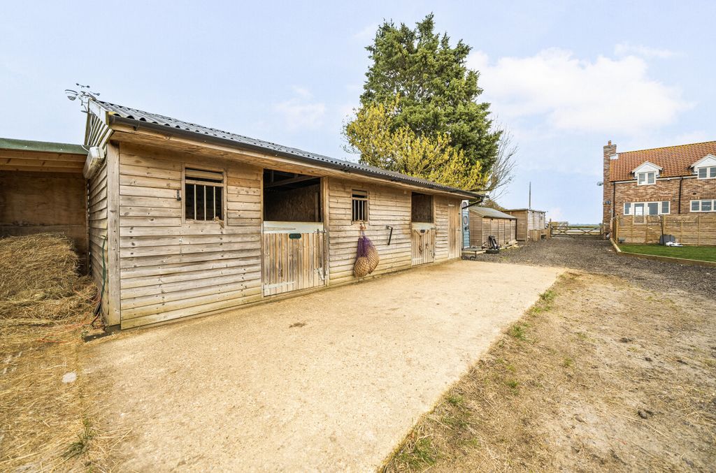 Property photo 3 of 23