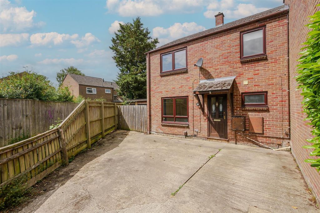 Property photo 1 of 16 Approach