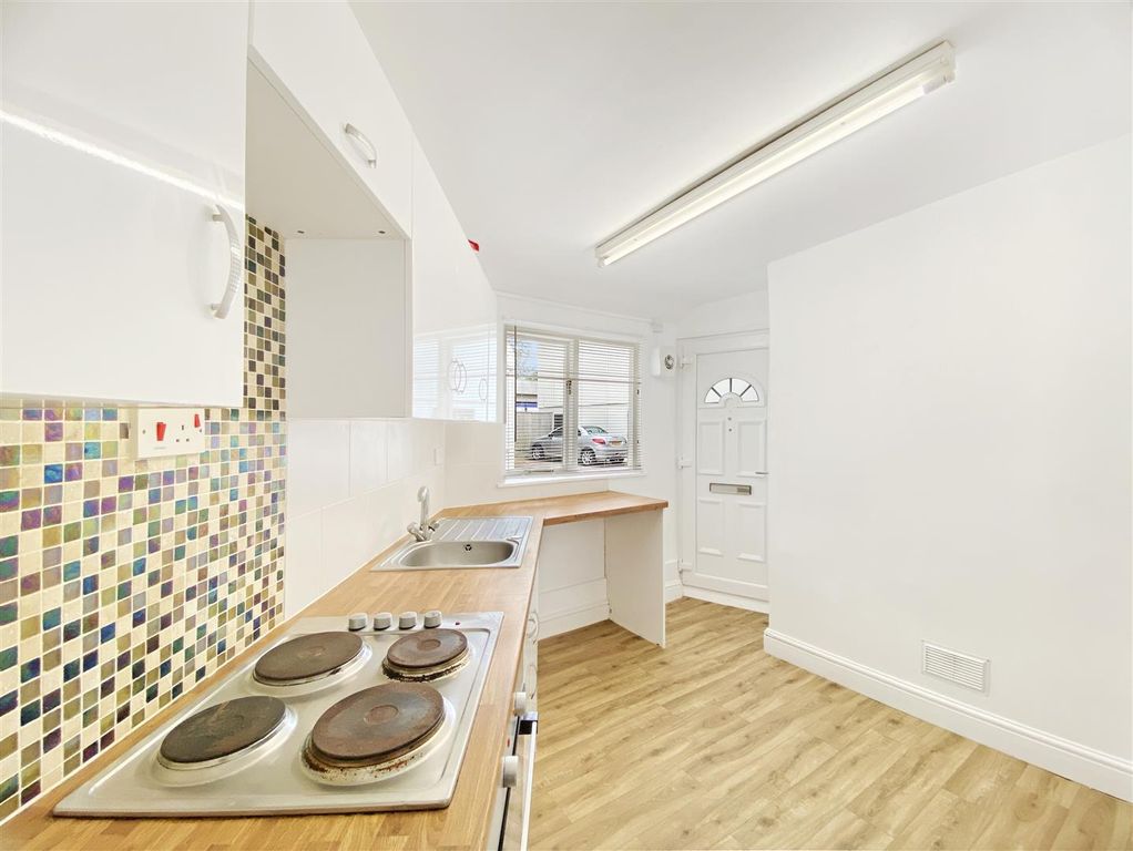 Property photo 2 of 9 A1823F061c37Ec23Fe77Fd6206Da2210Bee36B67.Jpg