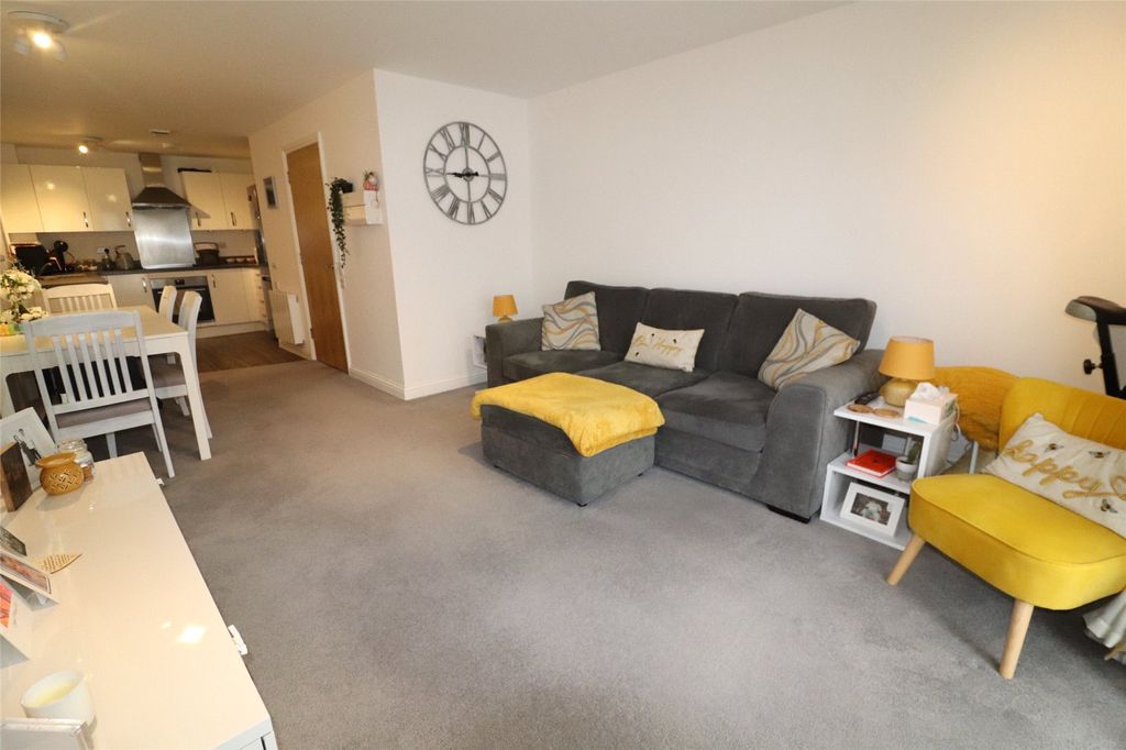 Property photo 3 of 11 Picture No. 18