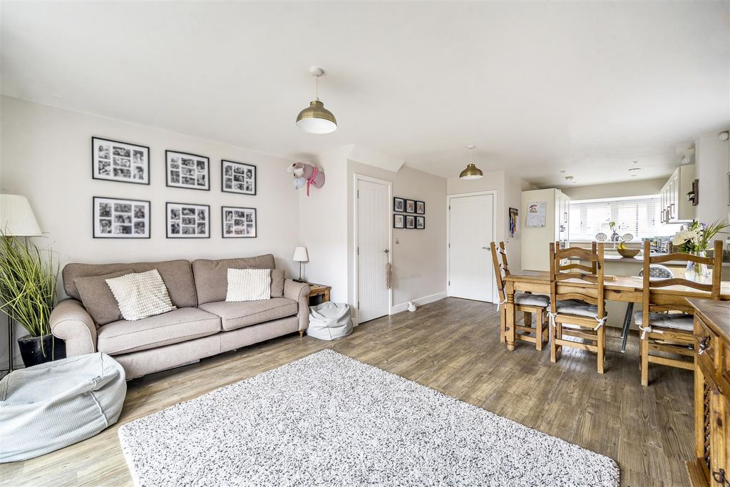 Property photo 2 of 23 1357524-9-68Dfb43d1d33c.Jpg