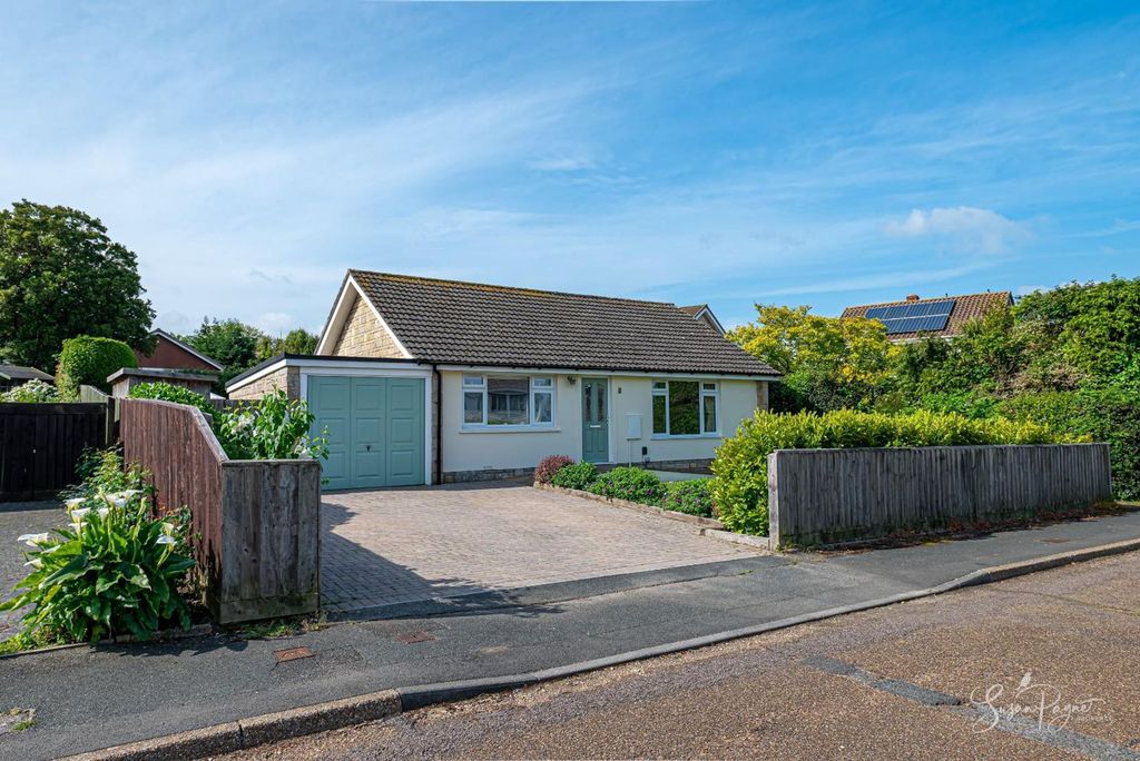 Property photo 1 of 36