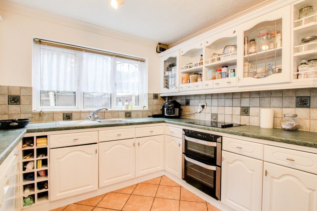 Property photo 3 of 17