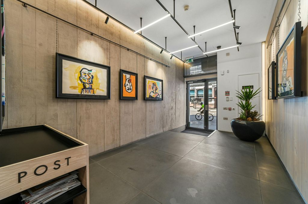 Property photo 2 of 16 67-71 Shoreditch High Street
