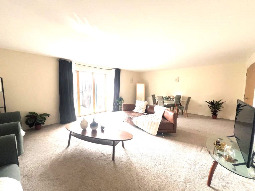 Property photo 3 of 8